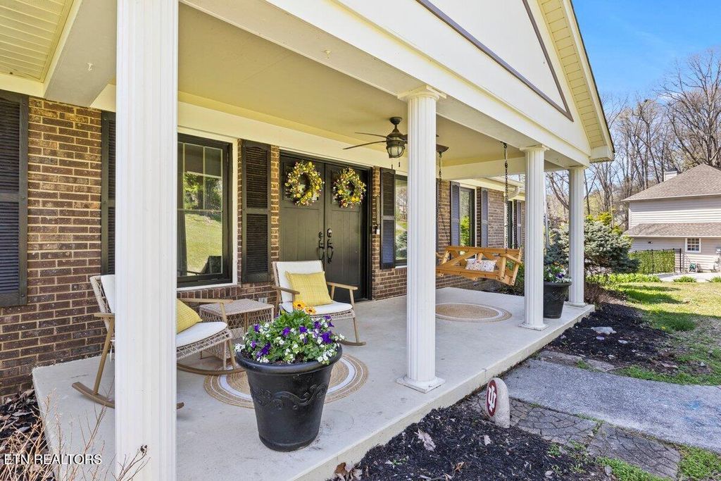 Photo of 10815 Farragut Hills Blvd, Knoxville, TN 37934 (MLS # 1295273)