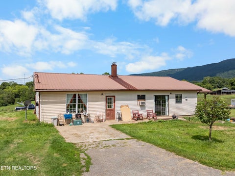 Photo of 372 Farmers Lane, LaFollette, TN 37766 (MLS # 1348750)