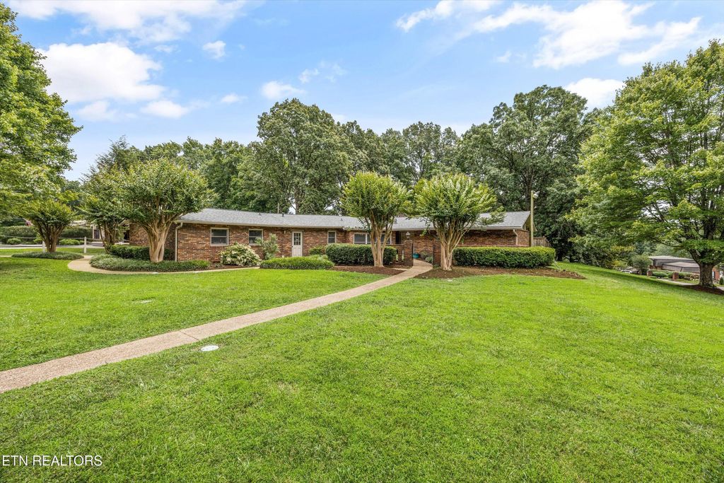 Photo of 7935 Cranley Rd, Powell, TN 37849 (MLS # 1305232)