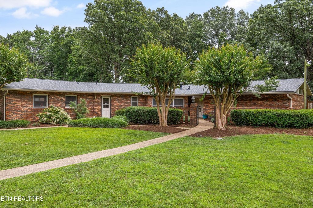 Photo of 7935 Cranley Rd, Powell, TN 37849 (MLS # 1305232)