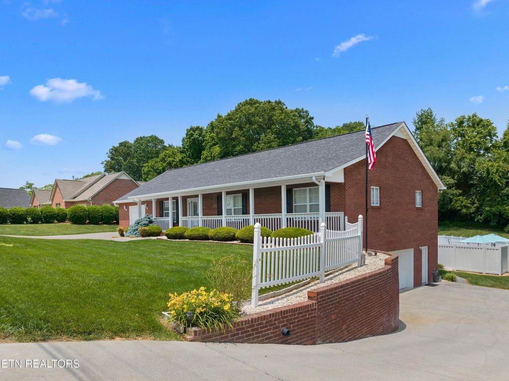 Photo of 4705 E Hampton Blvd, Morristown, TN 37813 (MLS # 1321917)