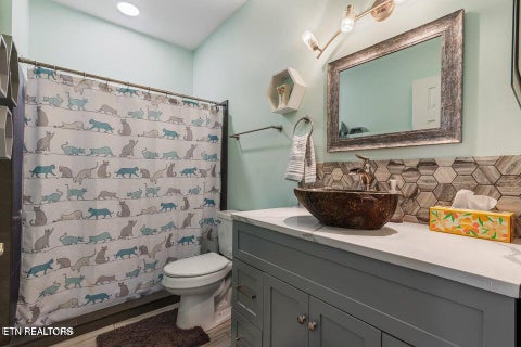 Tiny photo for 565 Rarity Bay Pkwy #APT 206, Vonore, TN 37885 (MLS # 1359720)