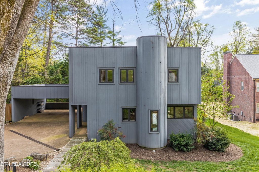 Photo of 3632 Woodland Drive, Knoxville, TN 37919 (MLS # 1295834)