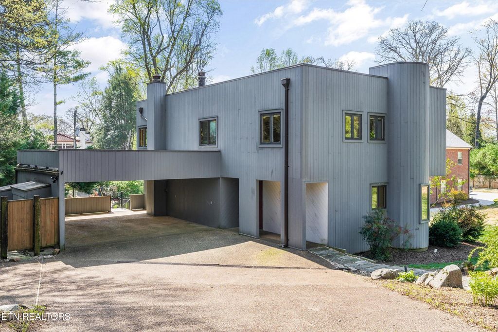 Photo of 3632 Woodland Drive, Knoxville, TN 37919 (MLS # 1295834)