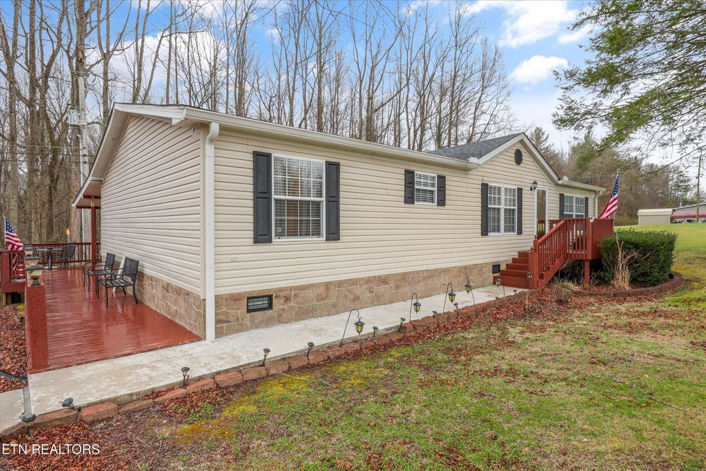 Photo of 156 Lee Terry Rd, Wartburg, TN 37887 (MLS # 1326674)