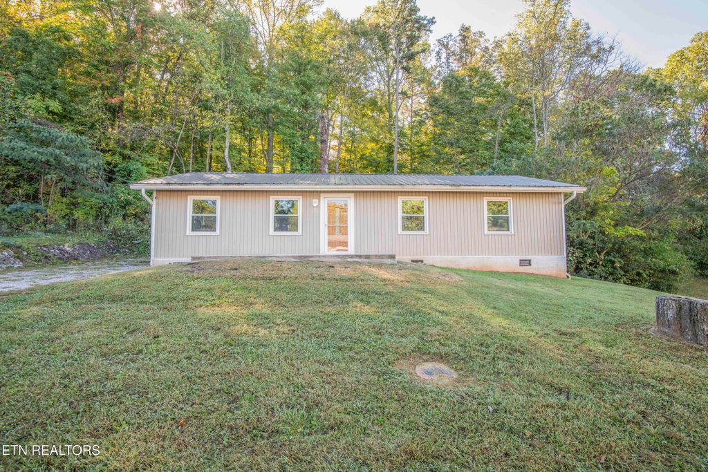 Photo of 2212 Knollcrest Lane, Knoxville, TN 37920 (MLS # 1318673)
