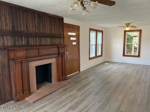 Tiny photo for 517 E Central Ave, LaFollette, TN 37766 (MLS # 1355682)