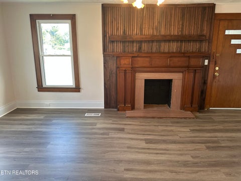 Tiny photo for 517 E Central Ave, LaFollette, TN 37766 (MLS # 1355682)