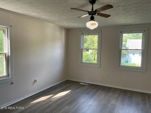 Tiny photo for 517 E Central Ave, LaFollette, TN 37766 (MLS # 1355682)