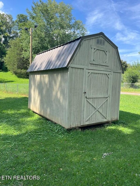 Tiny photo for 517 E Central Ave, LaFollette, TN 37766 (MLS # 1355682)