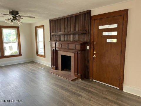Tiny photo for 517 E Central Ave, LaFollette, TN 37766 (MLS # 1355682)