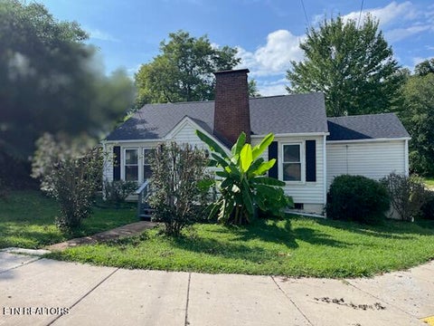 Tiny photo for 517 E Central Ave, LaFollette, TN 37766 (MLS # 1355682)