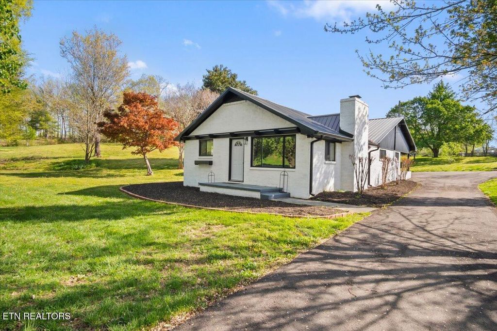 Photo of 759 N Old Tellico Hwy, Madisonville, TN 37354 (MLS # 1306745)