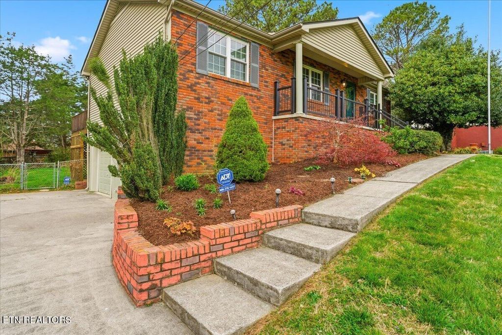 Photo of 1705 Oxbow Lane, Knoxville, TN 37931 (MLS # 1335009)