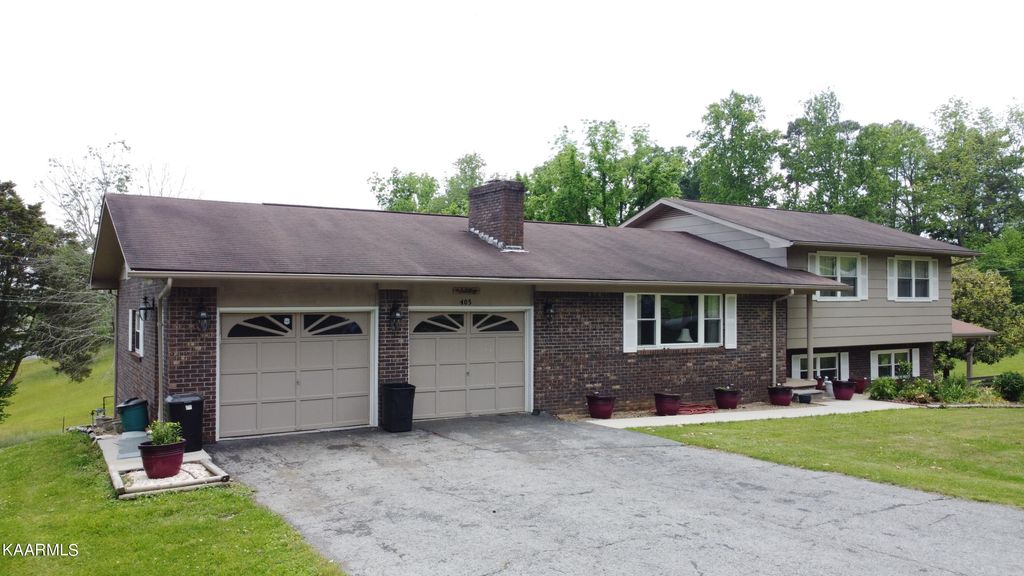 Photo of 405 Levi Ct Court, New Tazewell, TN 37825 (MLS # 1227310)