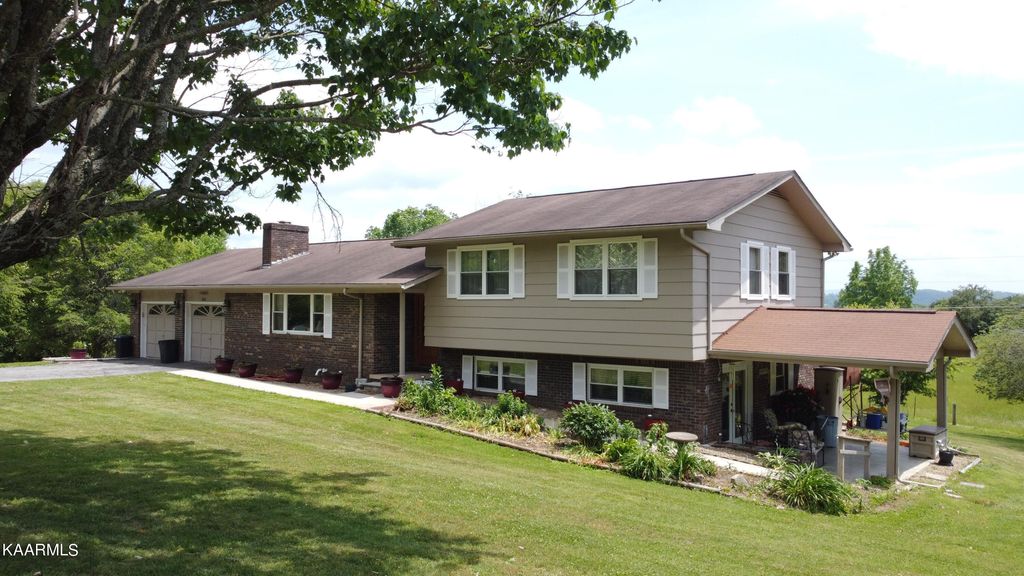 Photo of 405 Levi Ct Court, New Tazewell, TN 37825 (MLS # 1227310)