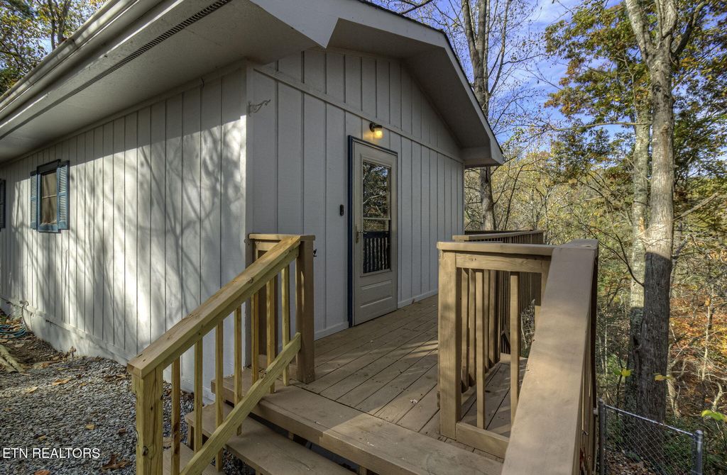 Photo of 640 Pinemont Drive, Pigeon Forge, TN 37863 (MLS # 1283085)