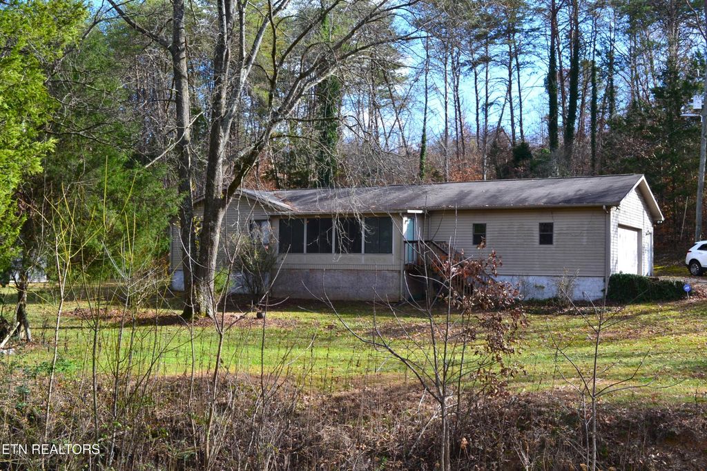 Photo of 1689 Mccleary Bend Rd, Sevierville, TN 37876 (MLS # 1322772)
