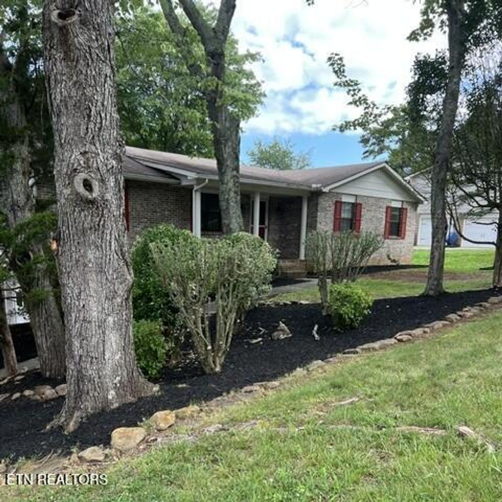 Photo of 1420 Buxton Drive, Knoxville, TN 37922 (MLS # 1348342)