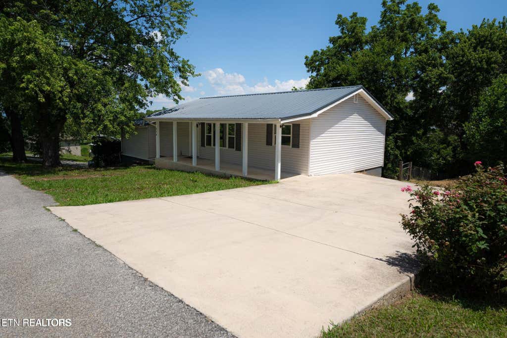 Photo of 814 Moss Lane, Jefferson City, TN 37760 (MLS # 1349889)