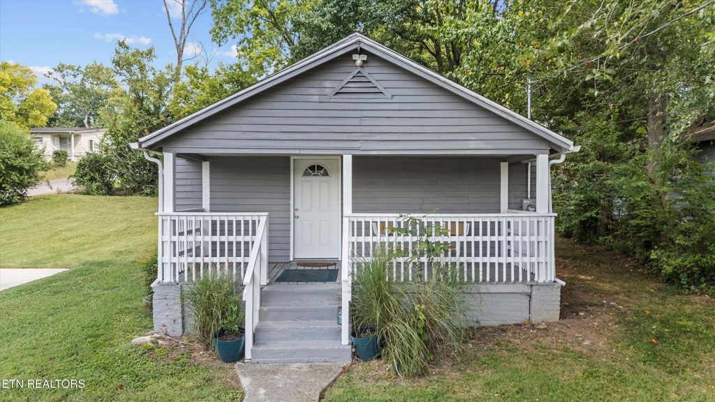 Photo of 3625 NW Reagan Avenue NW Ave, Knoxville, TN 37919 (MLS # 1315110)