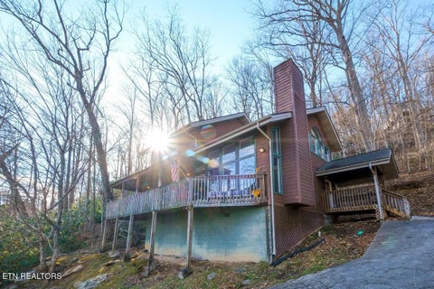 Photo of 1580 Zermatt Drive, Gatlinburg, TN 37738 (MLS # 1355002)