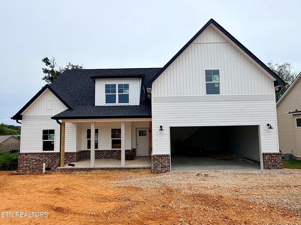 Photo of 222 English Oak Lane, Lenoir City, TN 37771 (MLS # 1349128)