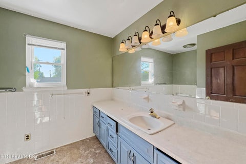 Tiny photo for 225 Meade St, Maryville, TN 37804 (MLS # 1360305)