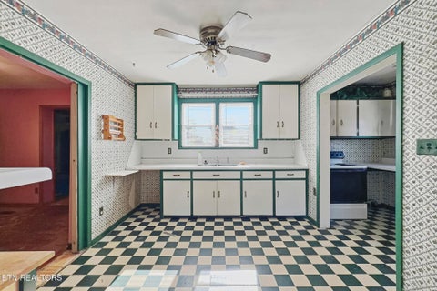 Tiny photo for 225 Meade St, Maryville, TN 37804 (MLS # 1360305)