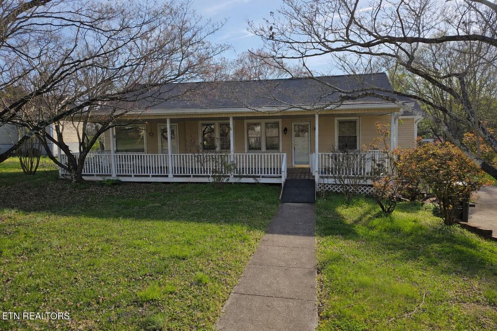 Photo of 2304 Croydon Rd, Knoxville, TN 37921 (MLS # 1332774)