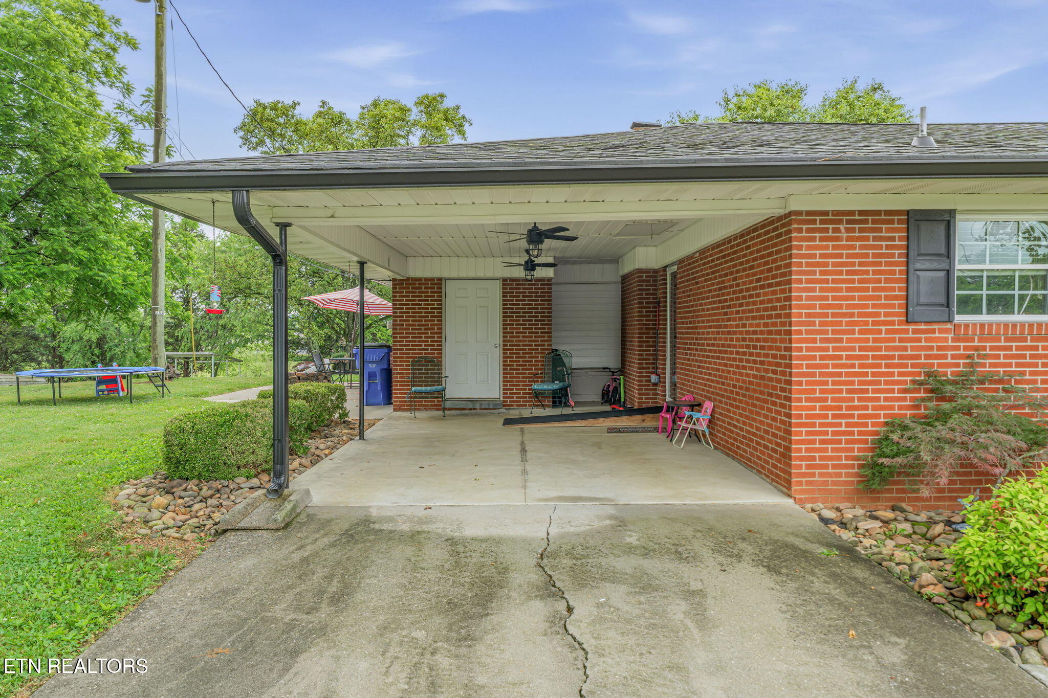 9402 Johnson Rd