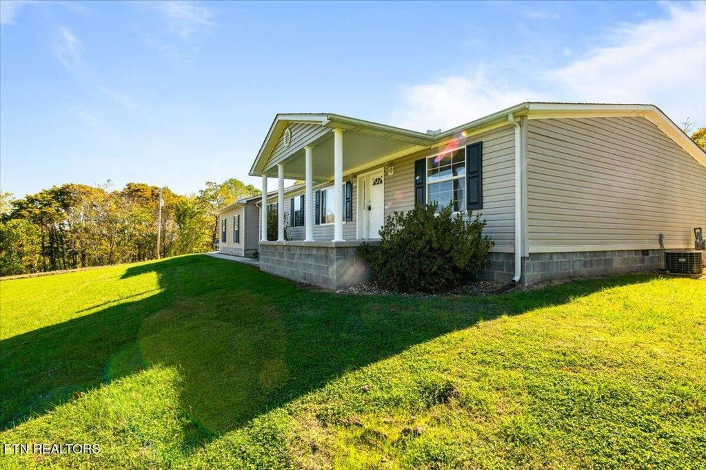 Photo of 114 Myrtle Vinsant Lane, Jacksboro, TN 37757 (MLS # 1319086)