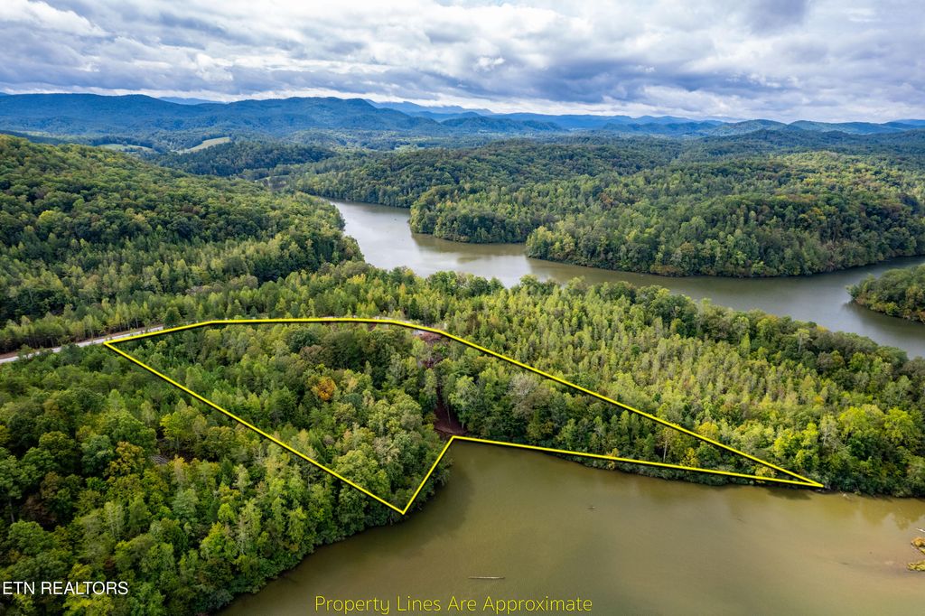 Photo of 104 Pineview Lane, Vonore, TN 37885 (MLS # 1316734)