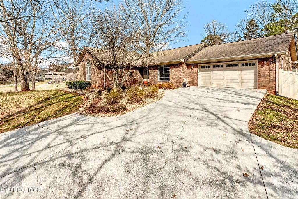 Photo of 1617 Mimosa Drive, Louisville, TN 37777 (MLS # 1292516)