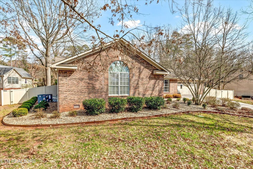 Photo of 1617 Mimosa Drive, Louisville, TN 37777 (MLS # 1292516)