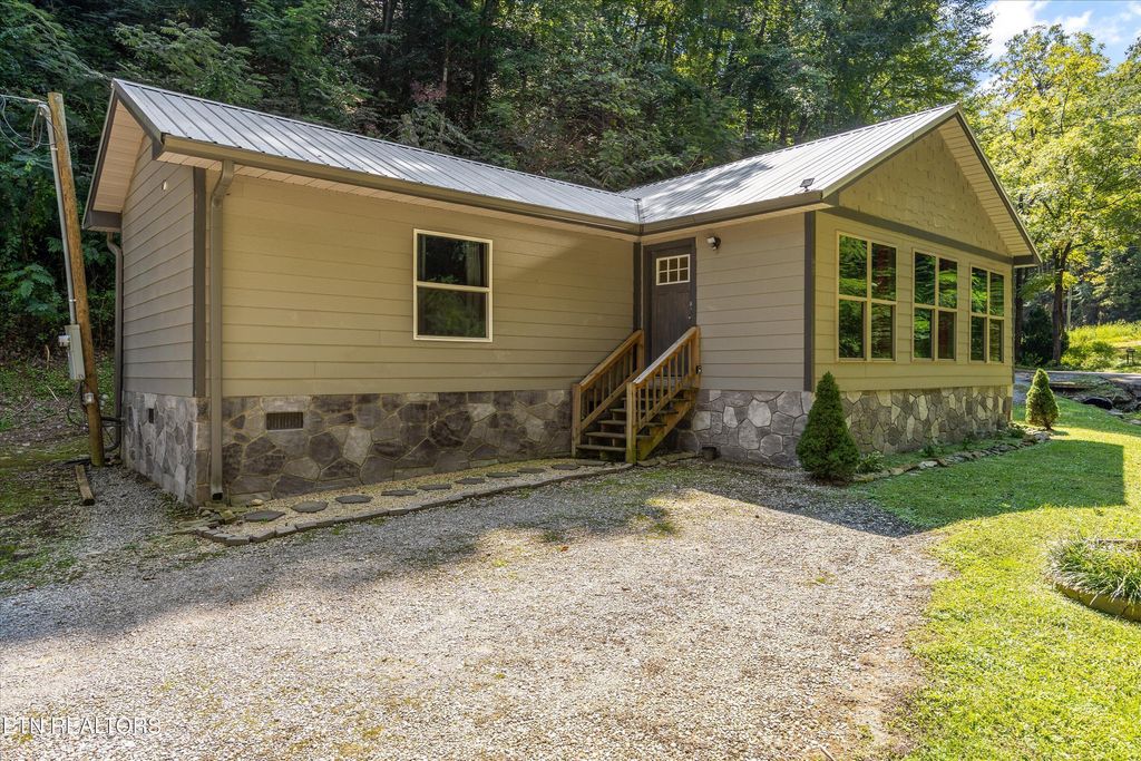 Photo of 234 Gum Stand Rd, Sevierville, TN 37876 (MLS # 1315220)