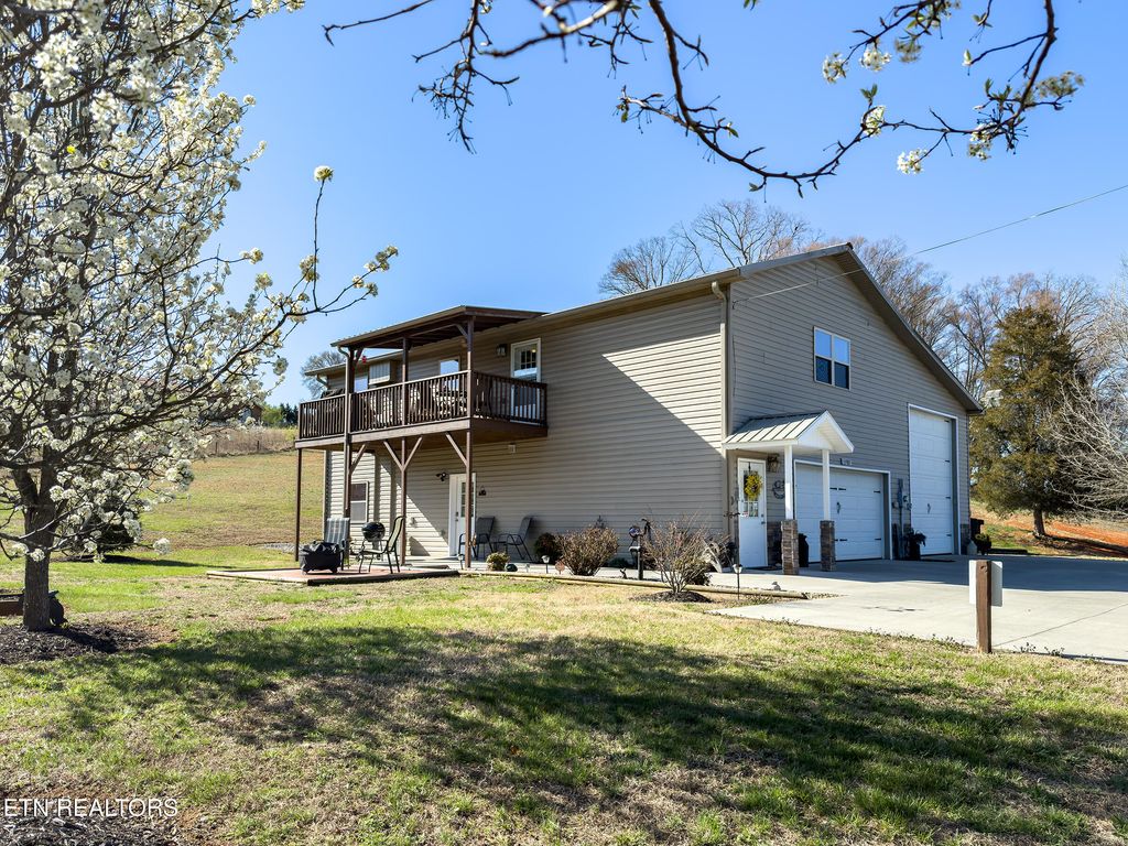 Photo of 1505 Indian Warpath Rd, Sevierville, TN 37876 (MLS # 1295329)