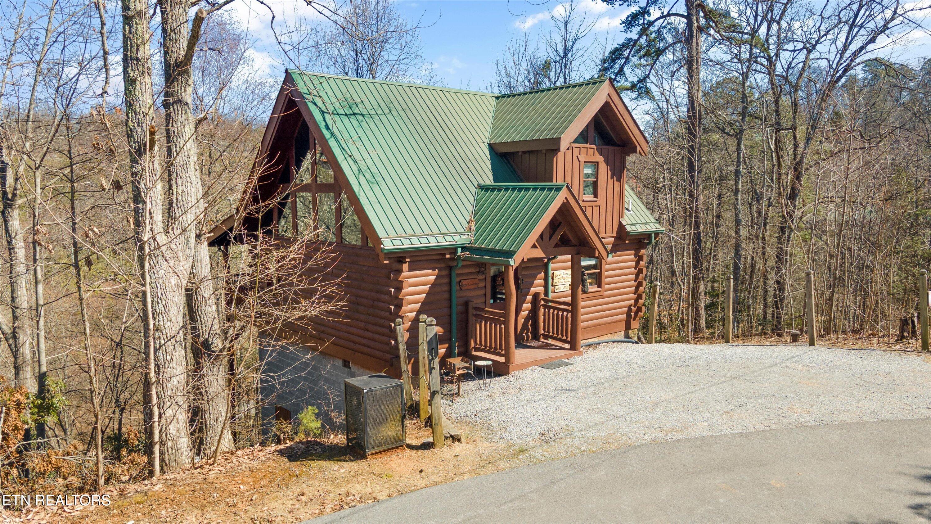 1906 Buckeye View Way
