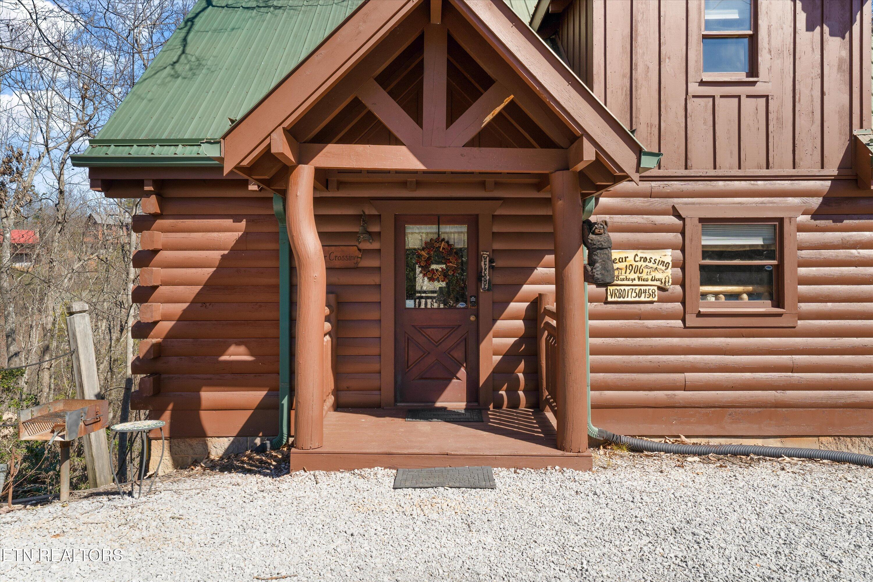 1906 Buckeye View Way