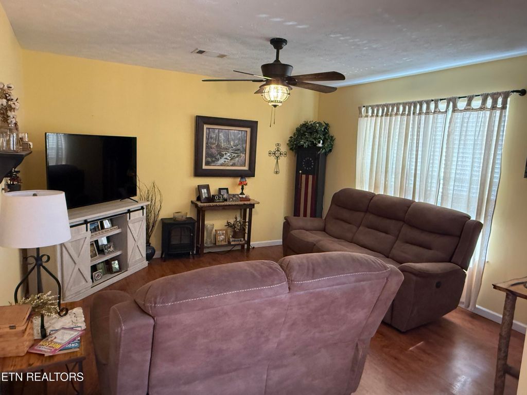 Photo of 1725 Watauga St, Sevierville, TN 37876 (MLS # 1329393)