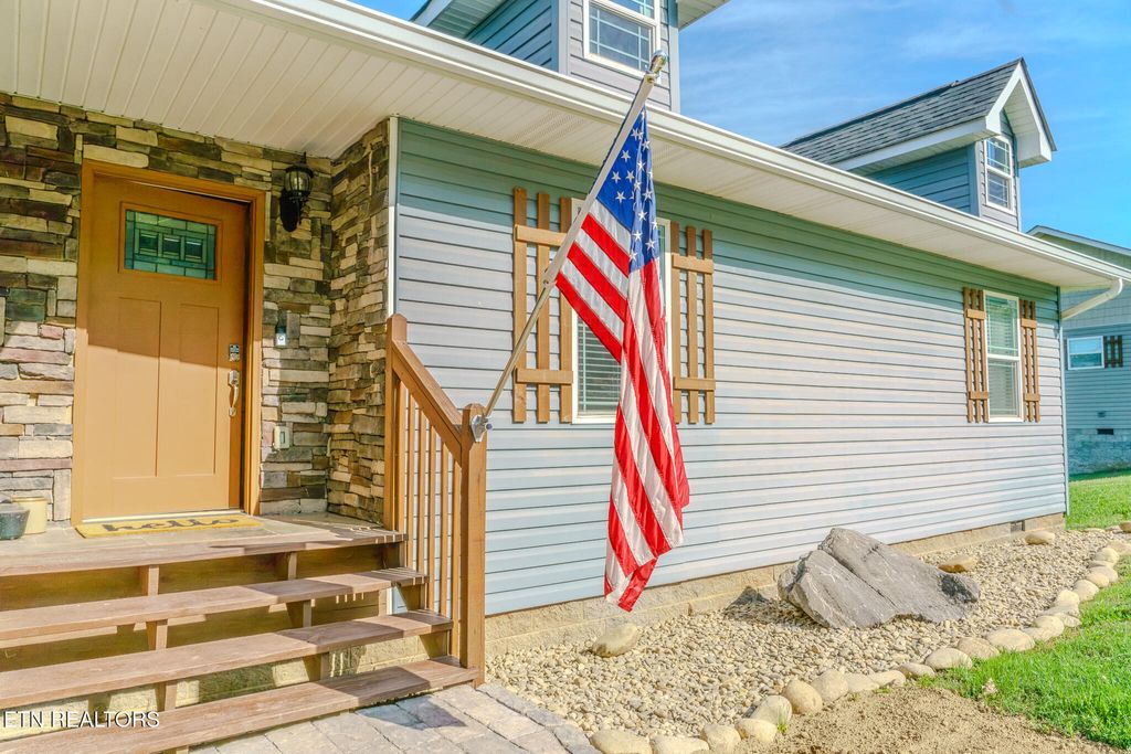 Photo of 151 Clear Creek Way, Kodak, TN 37764 (MLS # 1317705)