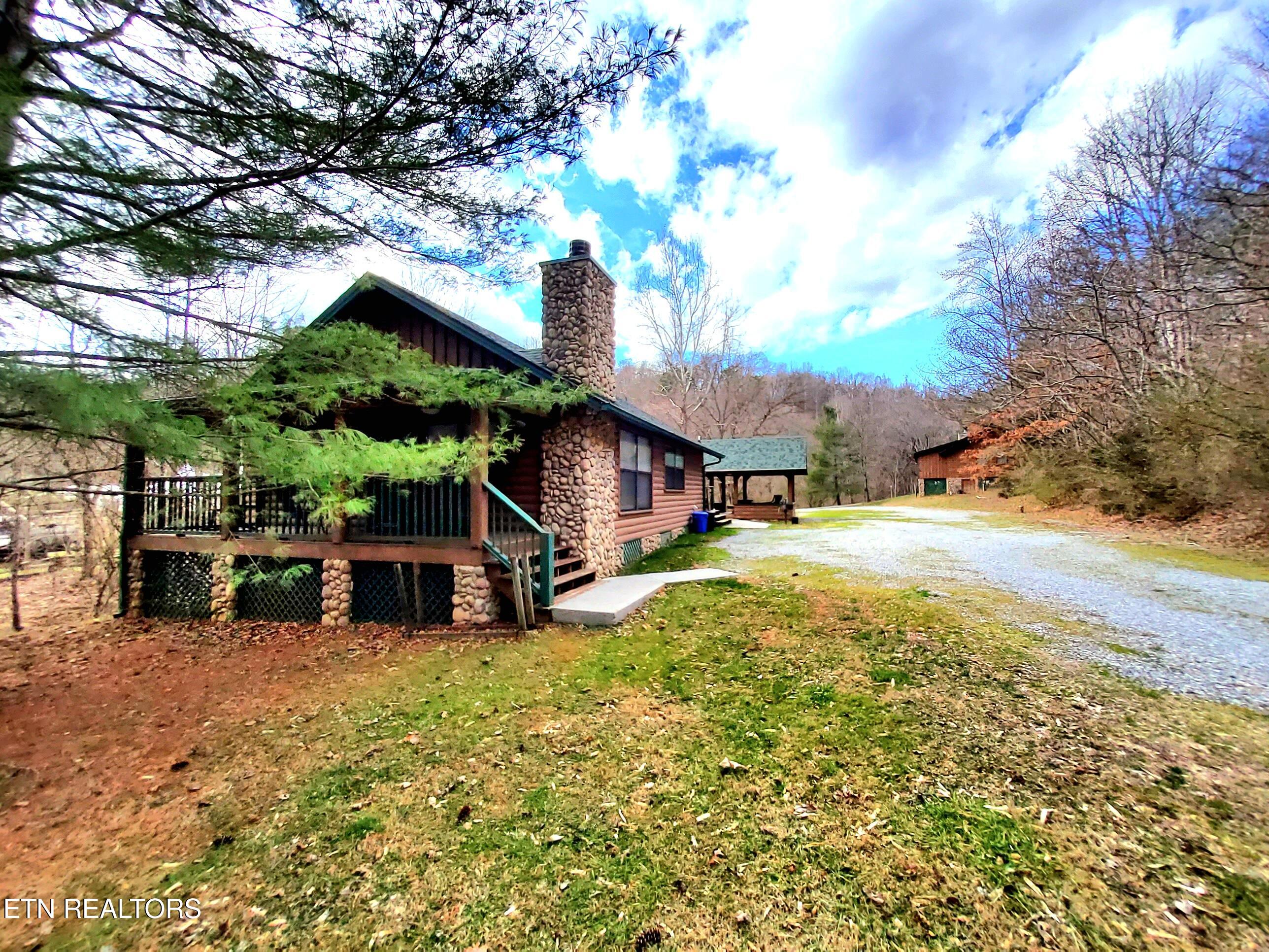 801/805 Hardin Lane