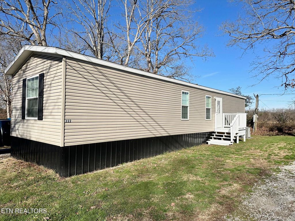 Photo of 222 Braddock St, Crossville, TN 38571 (MLS # 1325115)