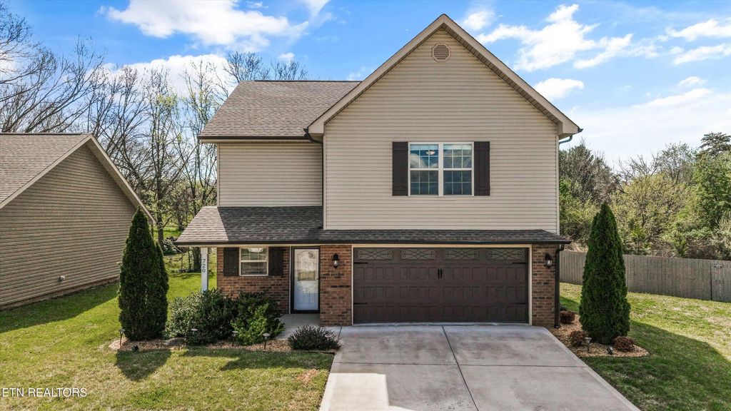 Photo of 720 Hunter Crest Rd, Maryville, TN 37803 (MLS # 1335748)