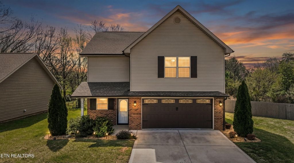 Photo of 720 Hunter Crest Rd, Maryville, TN 37803 (MLS # 1335748)