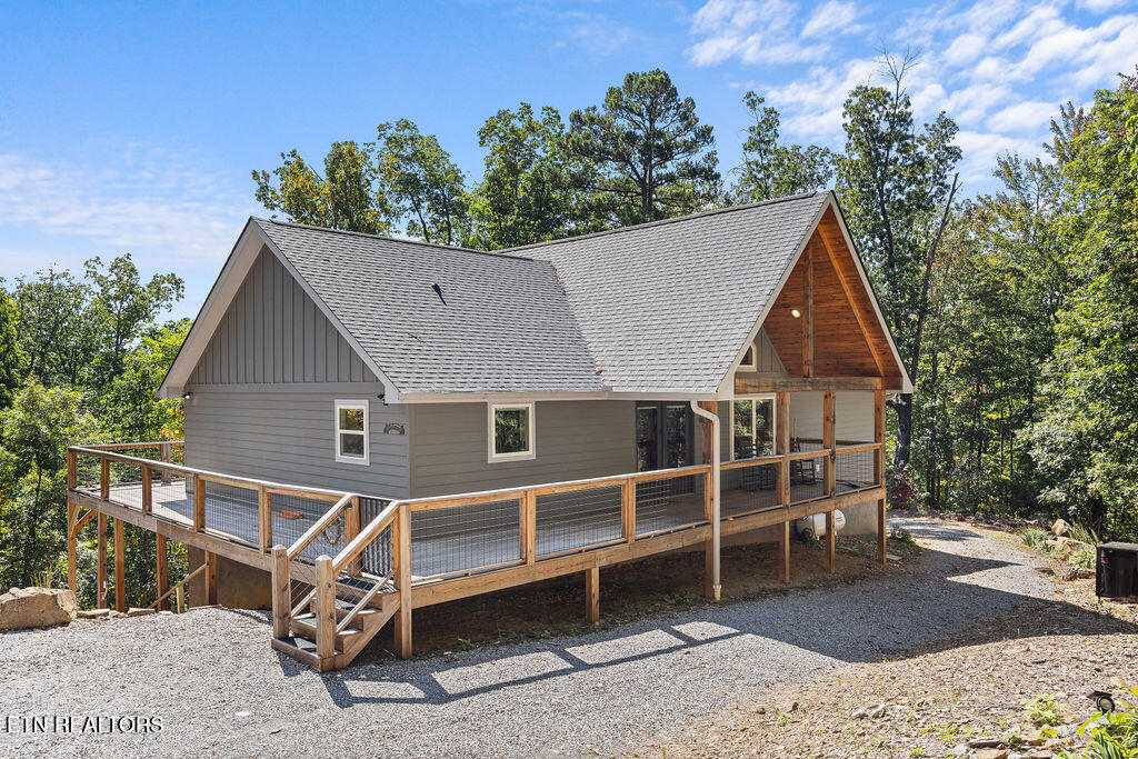 5042 Settlers View Lane