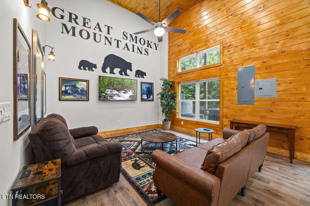 5042 Settlers View Lane