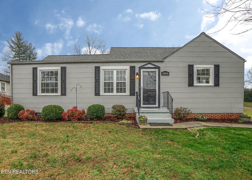 Photo of 1908 Sevierville Rd, Maryville, TN 37804 (MLS # 1339992)