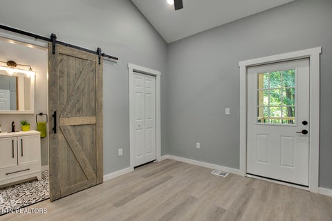 Tiny photo for 329 Old Emory Rd, Clinton, TN 37716 (MLS # 1351990)