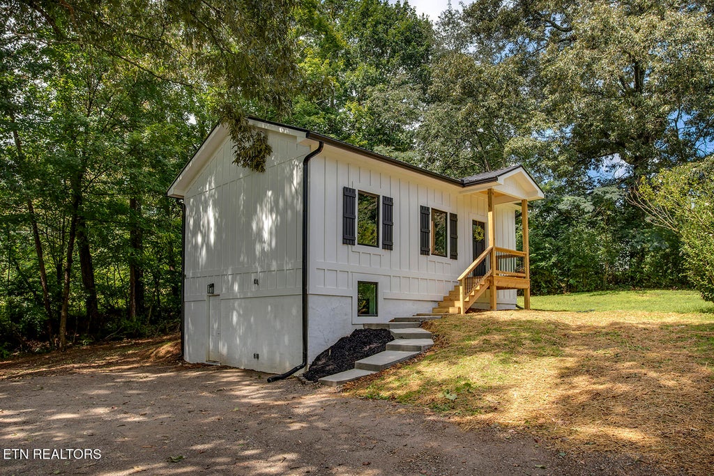 Photo of 329 Old Emory Rd, Clinton, TN 37716 (MLS # 1351990)